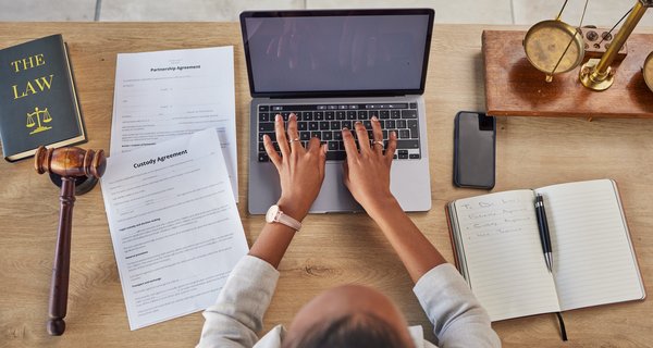 Stratégies web efficaces pour avocats : améliorez votre présence en ligne